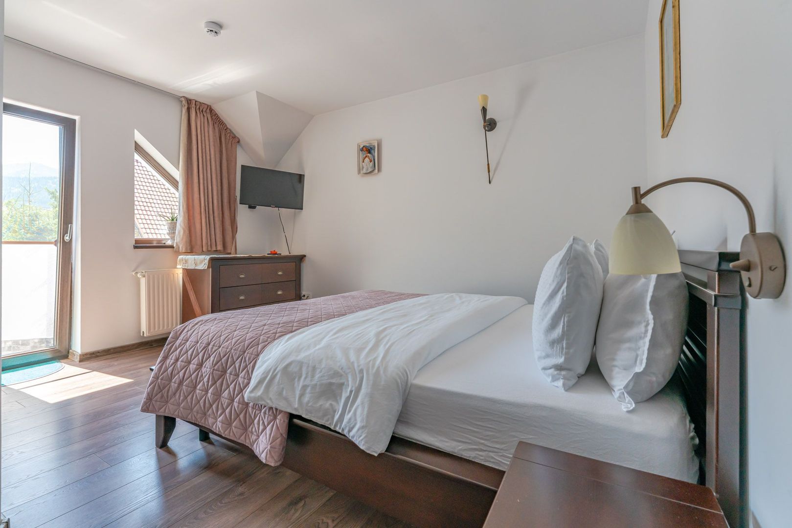 Pensiune de vânzare în Bran, cu rating 9.8 Booking și 4.9 Google - Poză 31