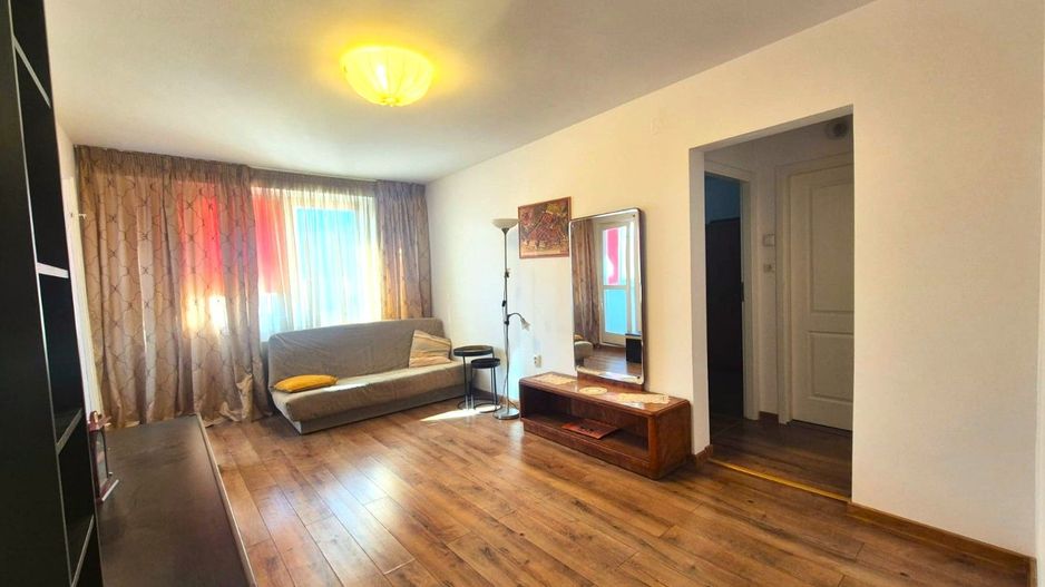 Zona Piata Astra, 3 camere, insorit, cu priveliste. - Poză 1