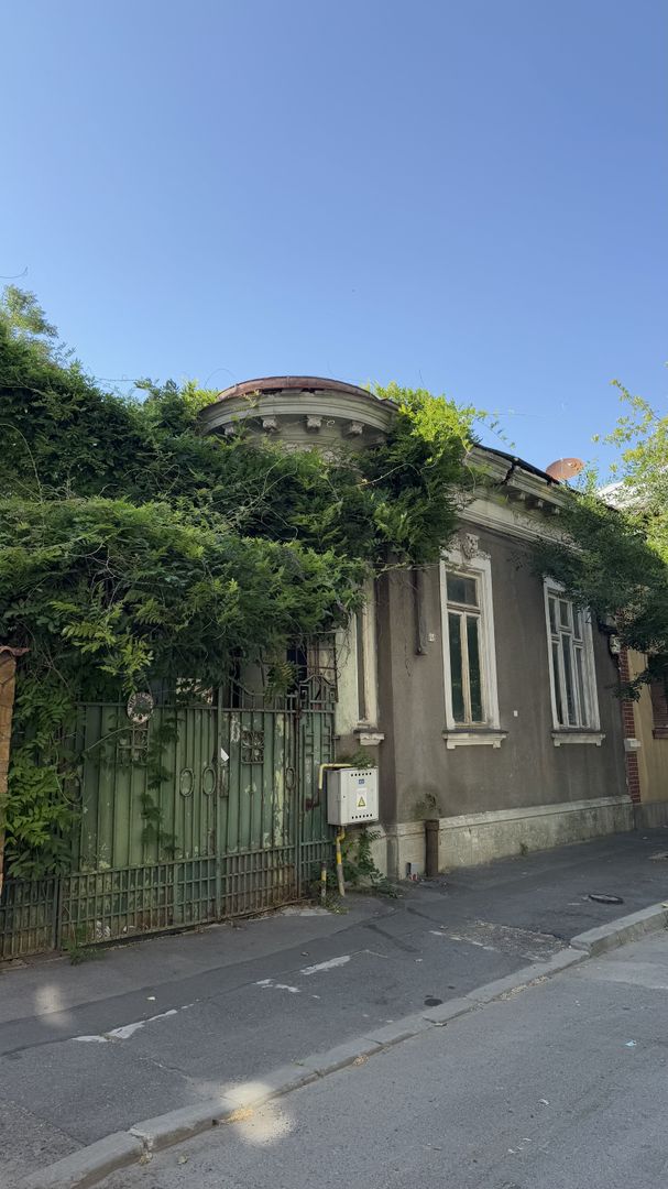 Armeneasca | Casa Individuala 303 mp teren - Poză 2
