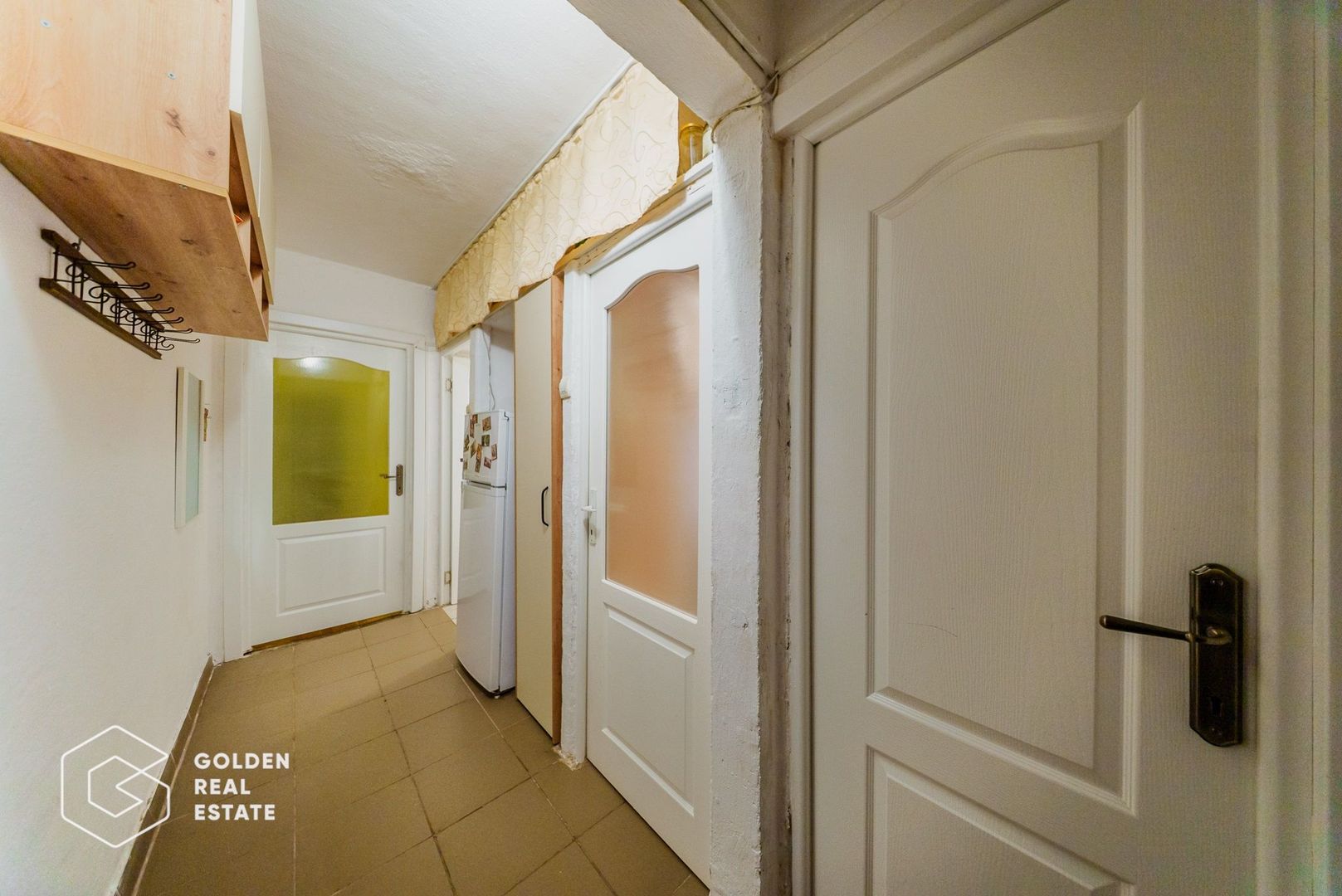 Apartament  4 camere, etaj 1, zona Vlaicu, centrală proprie, loc de parcare - Poză 9