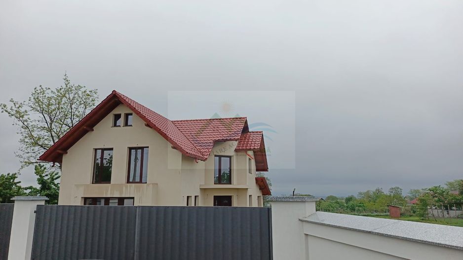 Casă/Vilă Dumbrăveni/Suceava - Poză 3