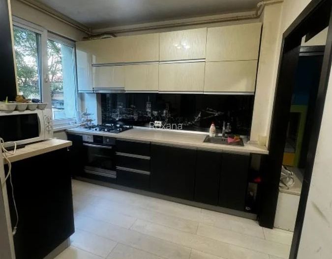 APARTAMENT 3 CAMERE METROU BASARAB - Poză 4