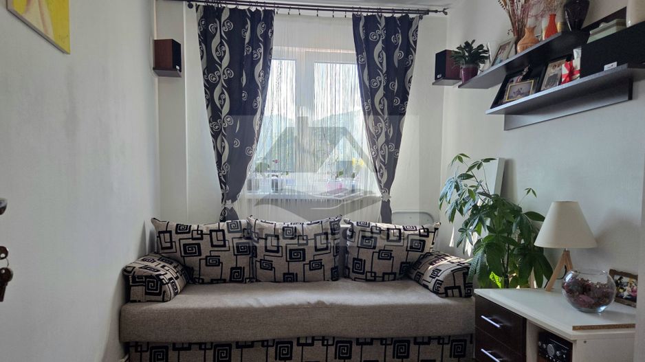 Apartament cu trei camere, zona Noua, 54 mp - Poză 13