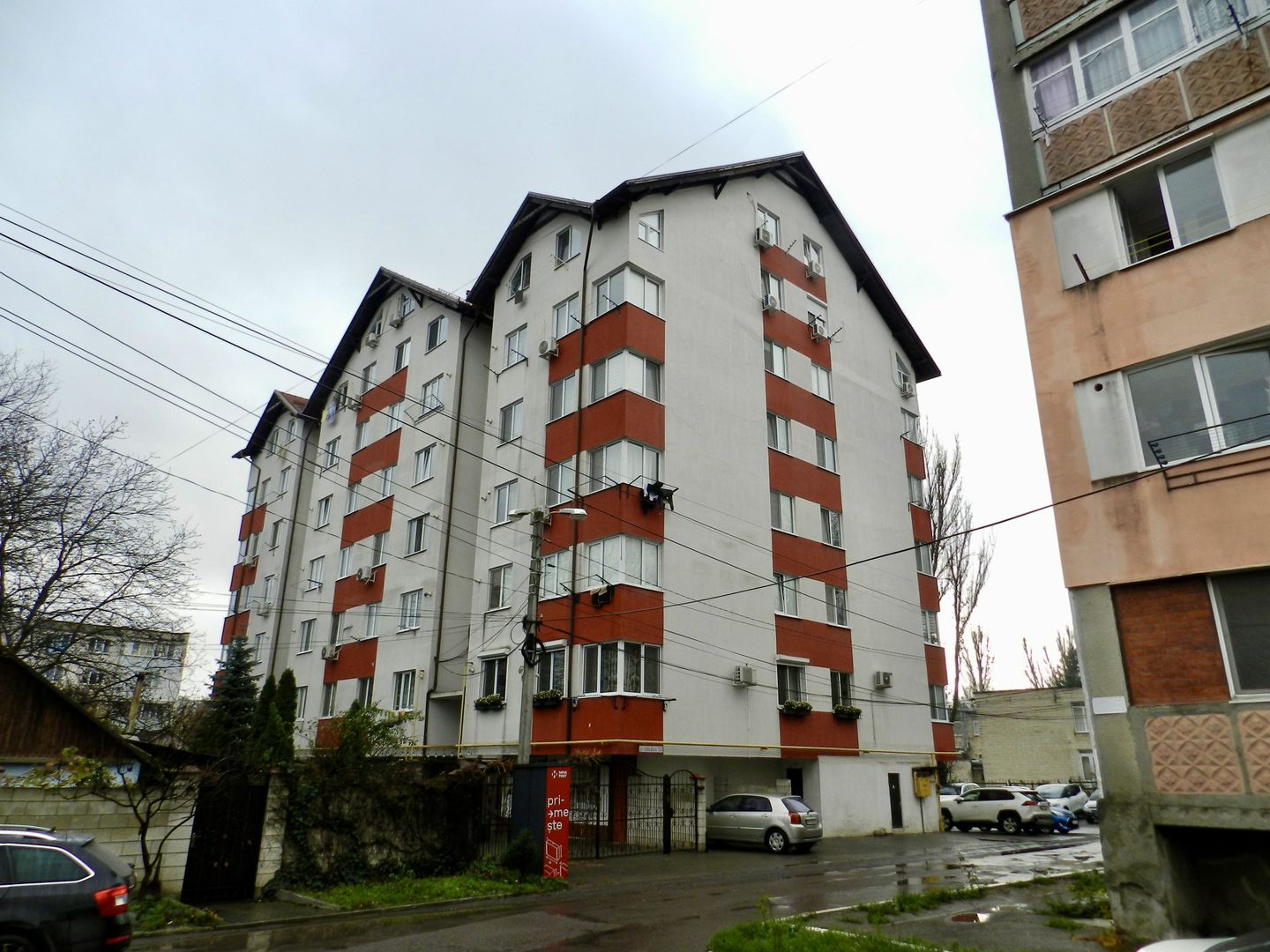 Apartament cu două dormitoare și living comasat cu bucătărie - Poză 1