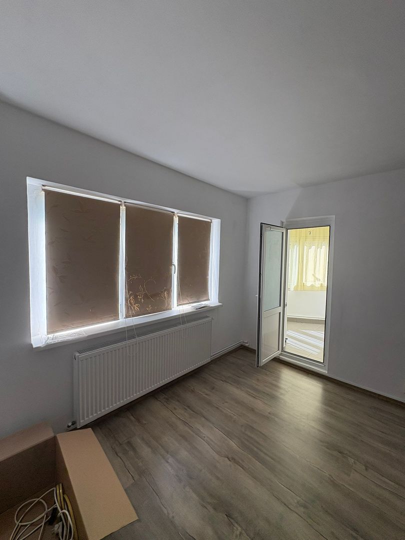De inchiriat apartament cu 2 camere nemobilat, I. C. Frimu, etaj 3, 300 Eur - Poză 1