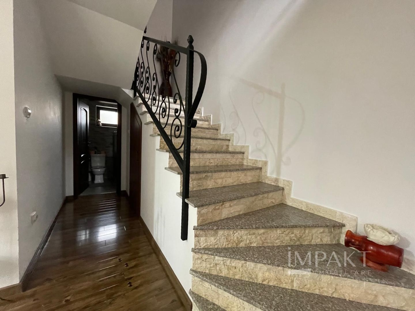 Casa  cu 4 Camere si Garaj in Cartierul Someseni, Cluj-Napoca - Poză 30