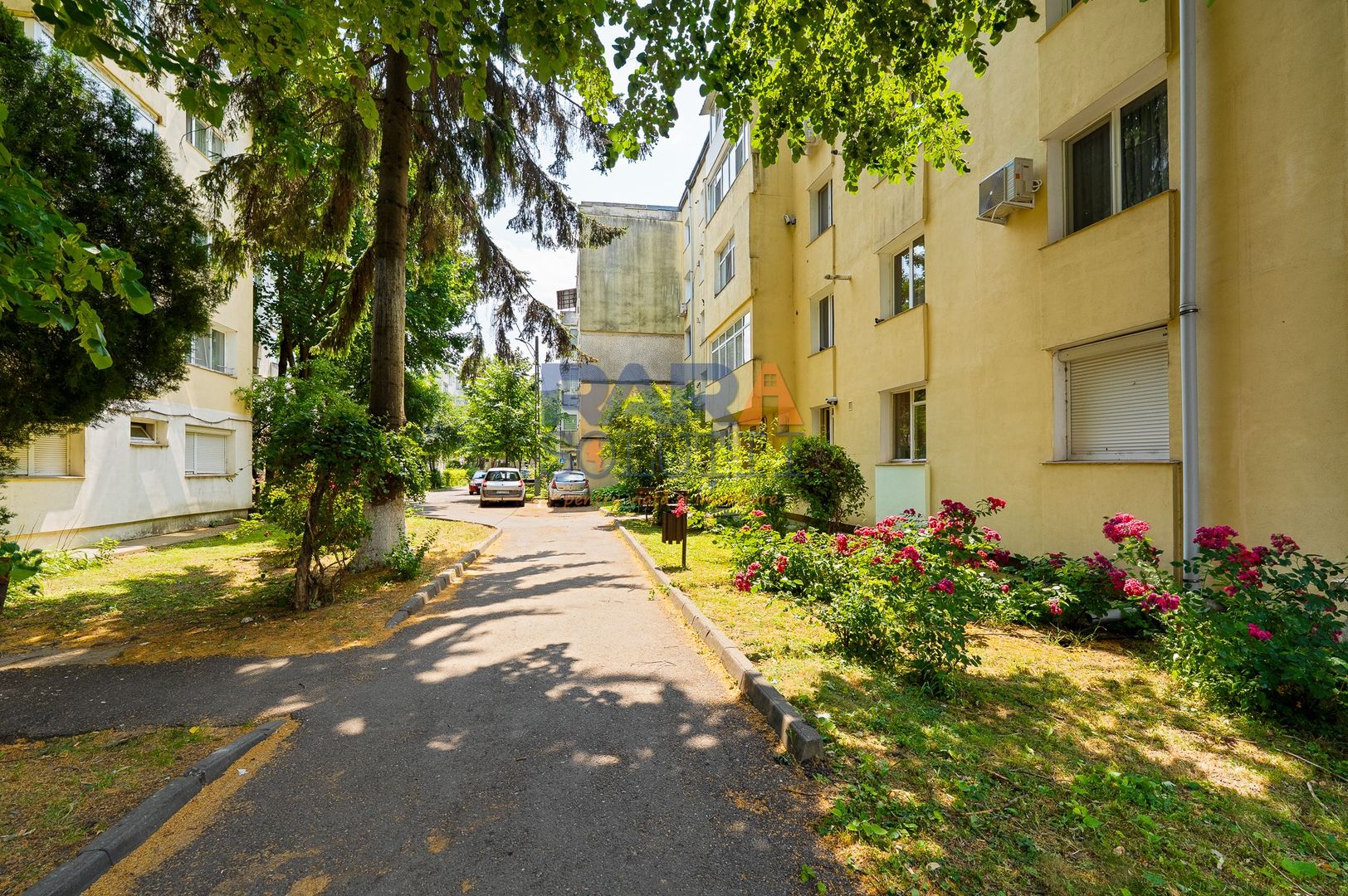 Apartament cu 3 camere, două băi, 77 mp - Poză 18
