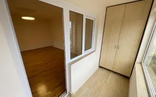 Recent renovat| partial mobilat| 2 camere| garaj, et.2| lift| balcon 12 mp. - Poză 11