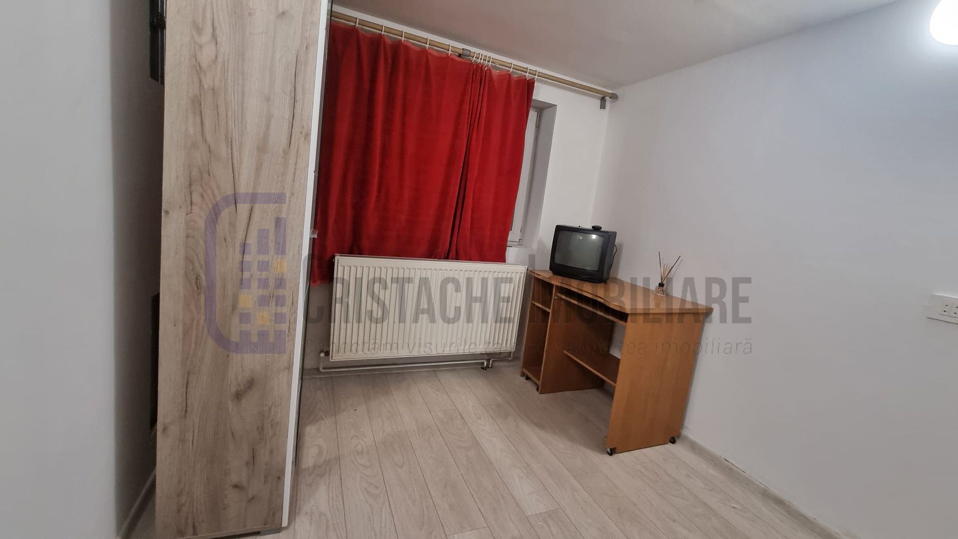 Studio 15 m², situat la mezaninul unei vile interbelice - Poză 7