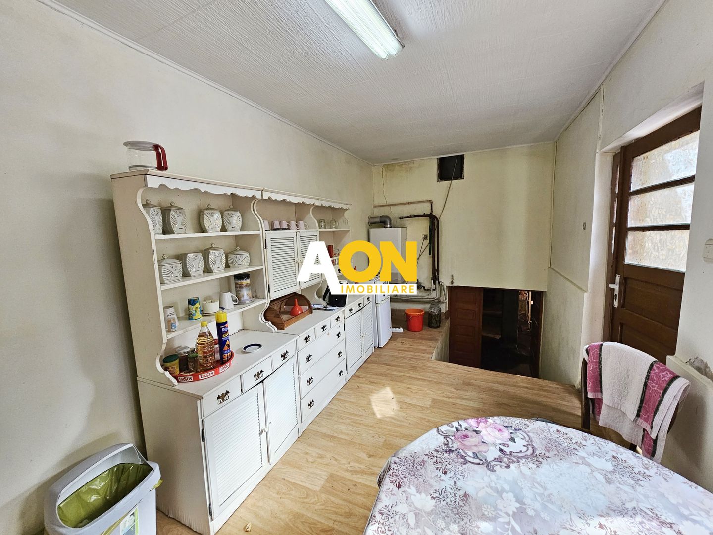 Casa cu 4 camere, 2024 mp teren, la asfalt, cu utilitati, Vintu de Jos - Poză 17