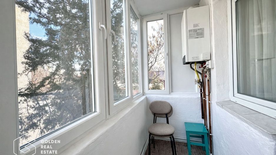 Apartament  4 camere, etaj 1, zona Vlaicu, centrală proprie, loc de parcare - Poză 8