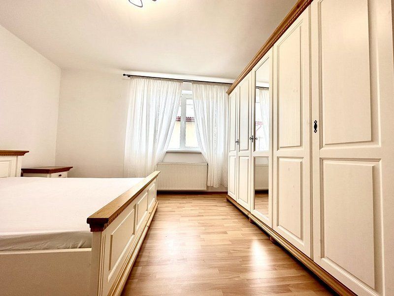 Casa de inchiriat - intrarea în Dumbravita - Poză 9