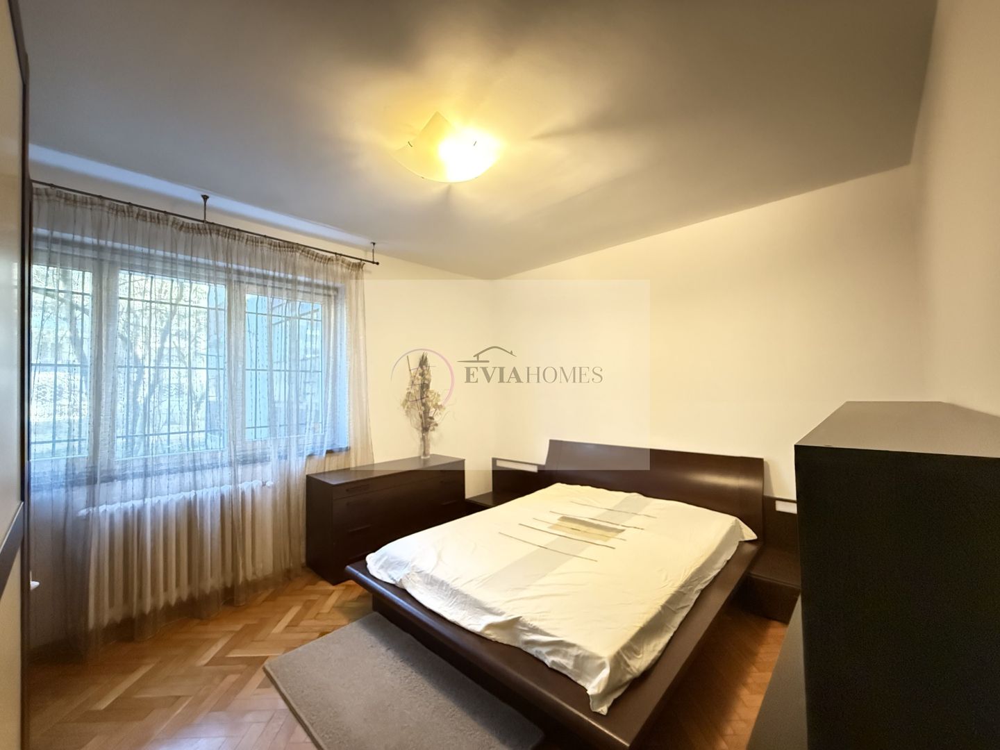 90mp /3 camere/2 bai/ parter inalt/ garaj inclus/ Cartier Plopilor - Poză 3