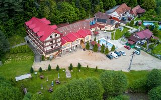 Casă 4 camere de vânzare | Rășinari | pensiune funcțională - Poză 1