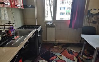 Proprietar , vand apartament , 4 camere cu centrala termica , boxa si loc parcare adp - Poză 2