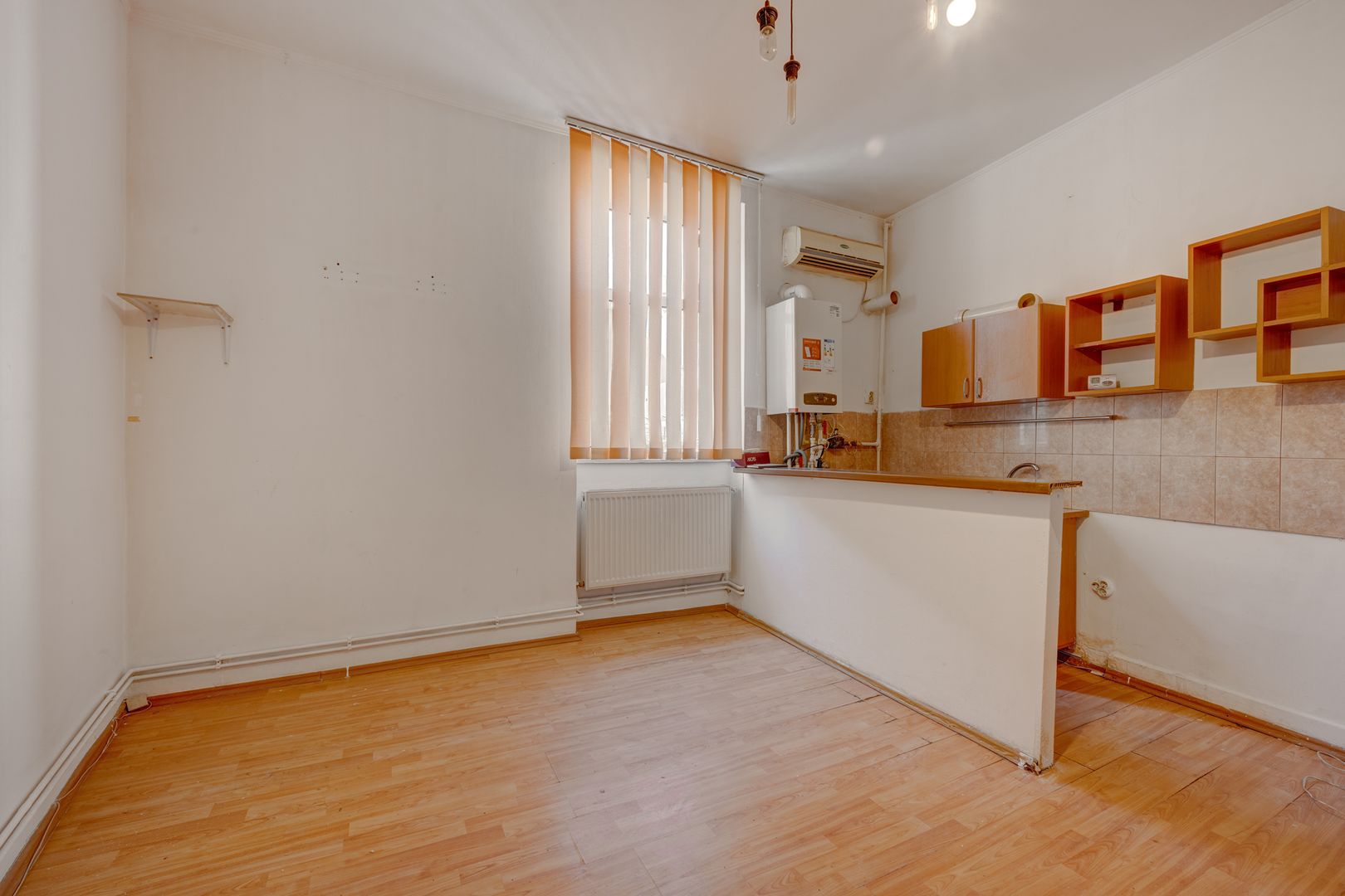 Garsoniera spatioasa in Centrul Vechi - Poză 1