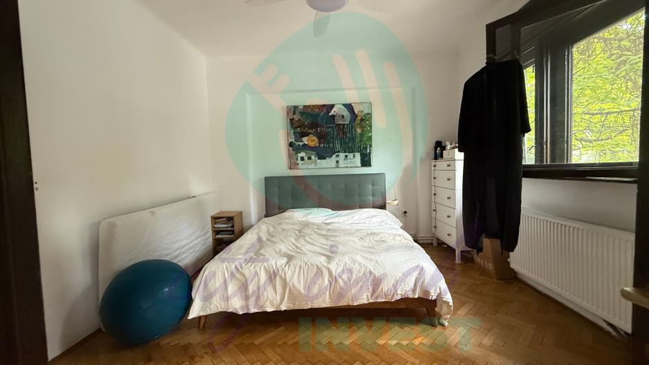 Proprietate rara pe o strada boema - Poză 17