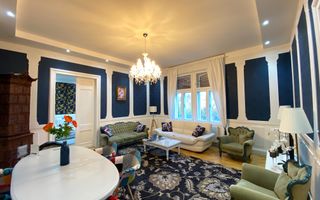 Cladire Istorica, 4 camere, 134 mp, Renovat, Zona Sinaia, Comision 0% - Poză 1