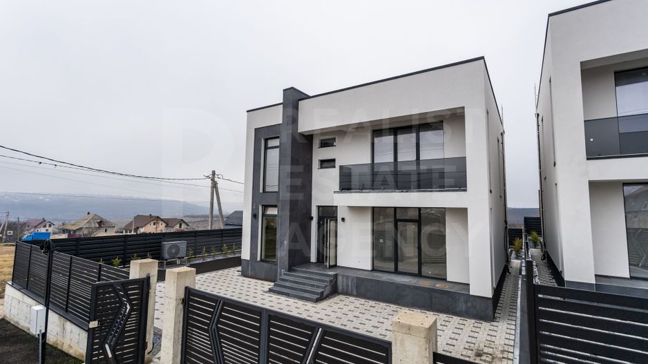 Vânzare, casă, 2 nivele, str. Mihai Eminescu, Cruzești - Poză 1