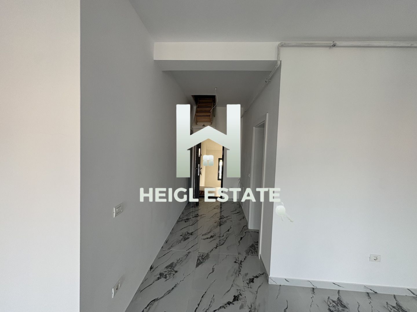 Apartament cu 2 camere si pod in Giroc in zona Eso - Poză 2