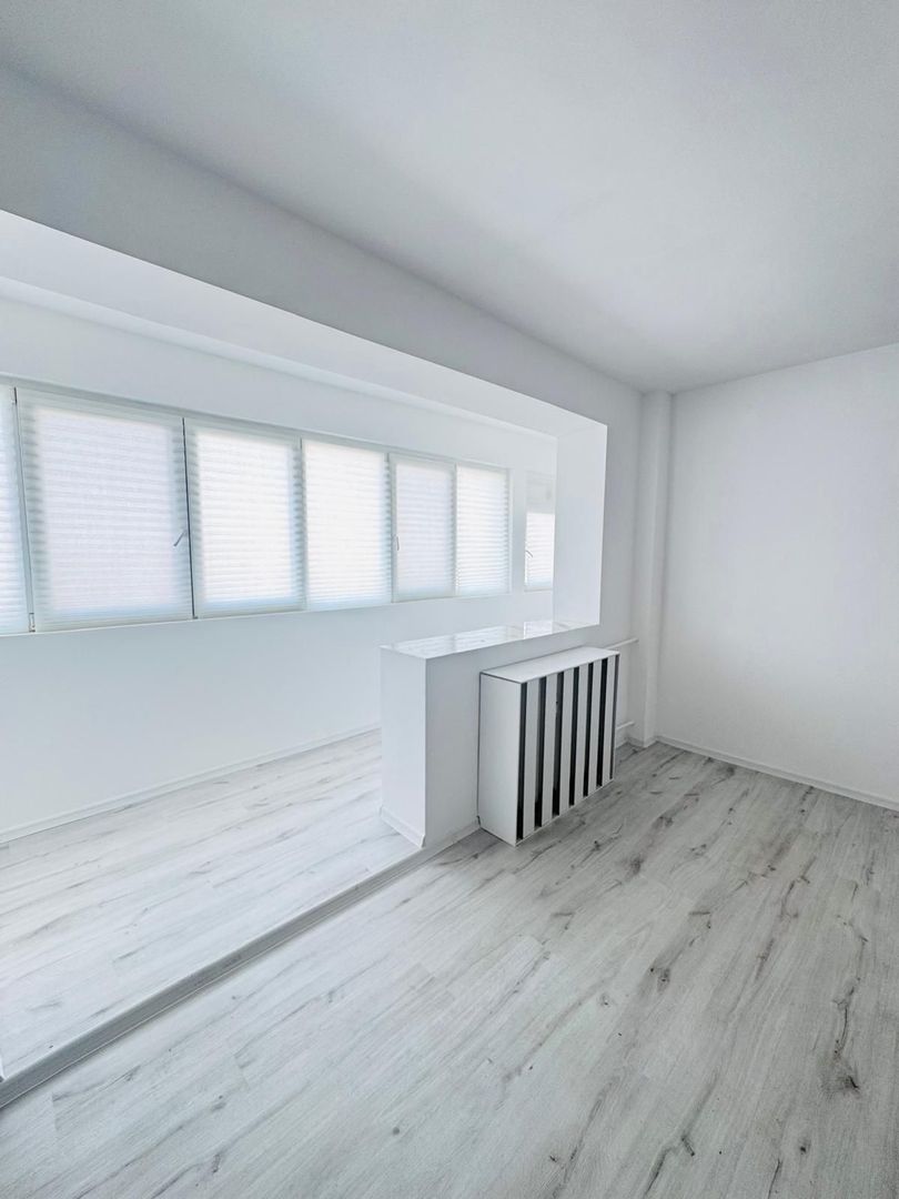 Vanzare apartament luminos de 3 camere, 2 balcoane in Titan-L. Rebreanu-RENOVAT - Poză 1