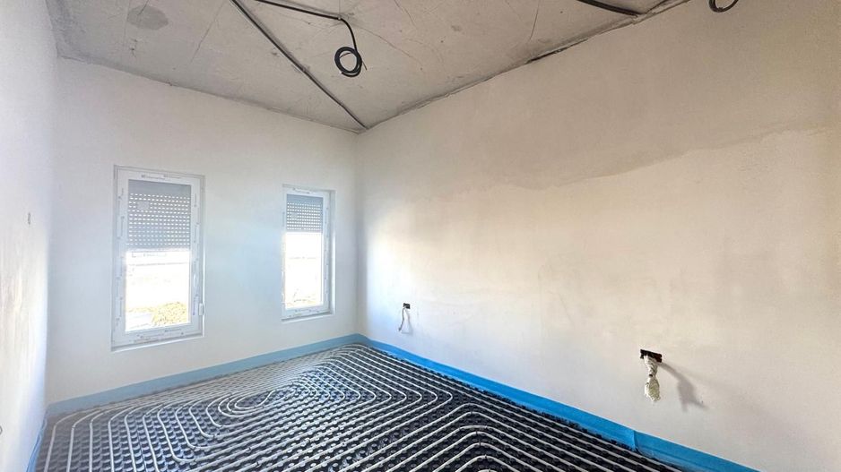 Duplex pe parter - 3 camere - teren generos -  Sacalaz - Poză 6