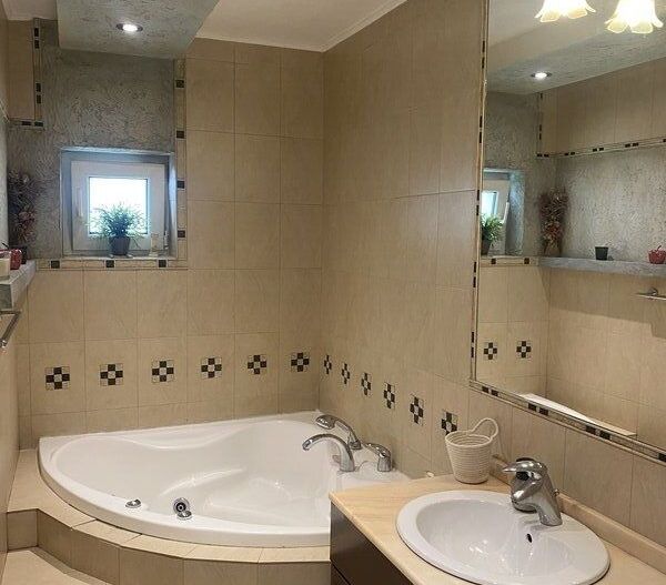 De Închiriat Apartament 3 Camere Decebal, Renovat, Aproape, de Metrou - Poză 3