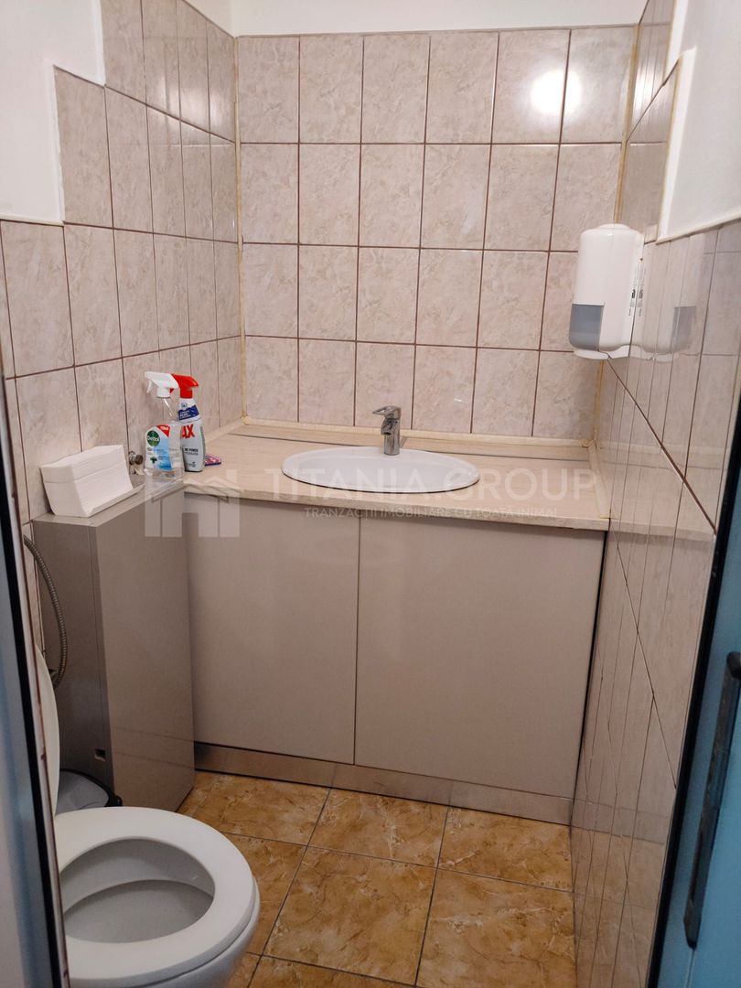 Spatiu comercial, 50 mp + 8 ml vitrina, Florilor, vad pietonal si auto - Poză 12