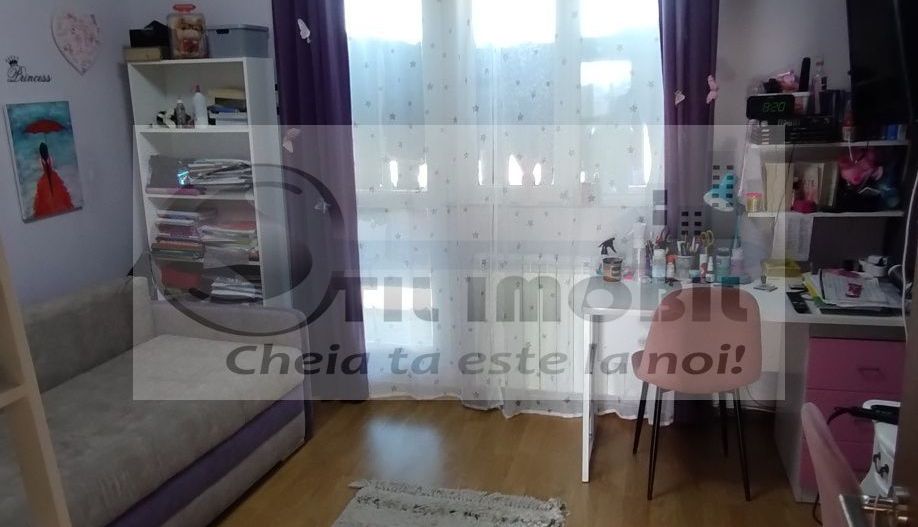 Apartament cu 3 camere decomandat, la etajul 6, in Piata Unirii ! - Poză 4