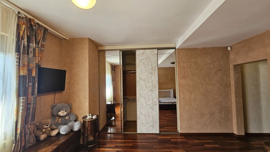 Vilă cu 7 camere în Faleză Nord – acces din 2 străzi/parcare în curte - Poză 6