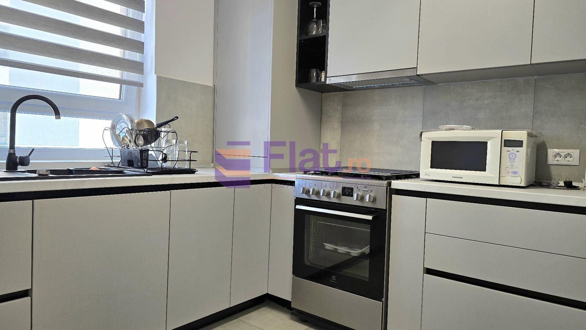 Zona Linistita Coresi Grandis Residence Camere - Poză 3