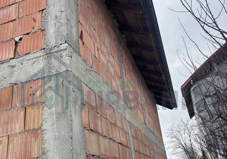 Casă la Roșu plus teren 2500 mp - Poză 2