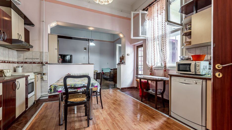Apartament 3 camere, etaj 1, ultracentral (clădire cu 4 apartamente) - Poză 9