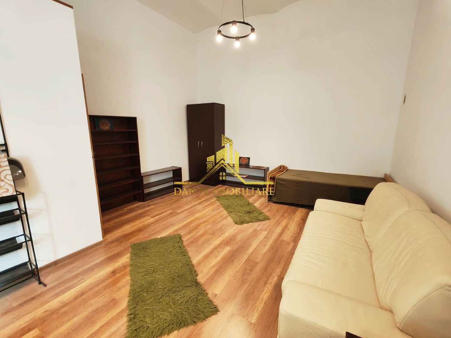 1 camera, spatios, mobilat modern, Central, Pta Avram Iancu, Sora - Poză 3