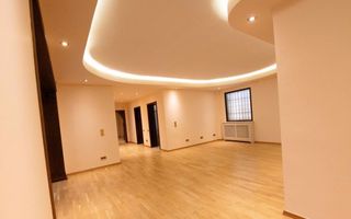 Vânzare vilă 22 camere, 883mp | Piscină privată - Poză 3