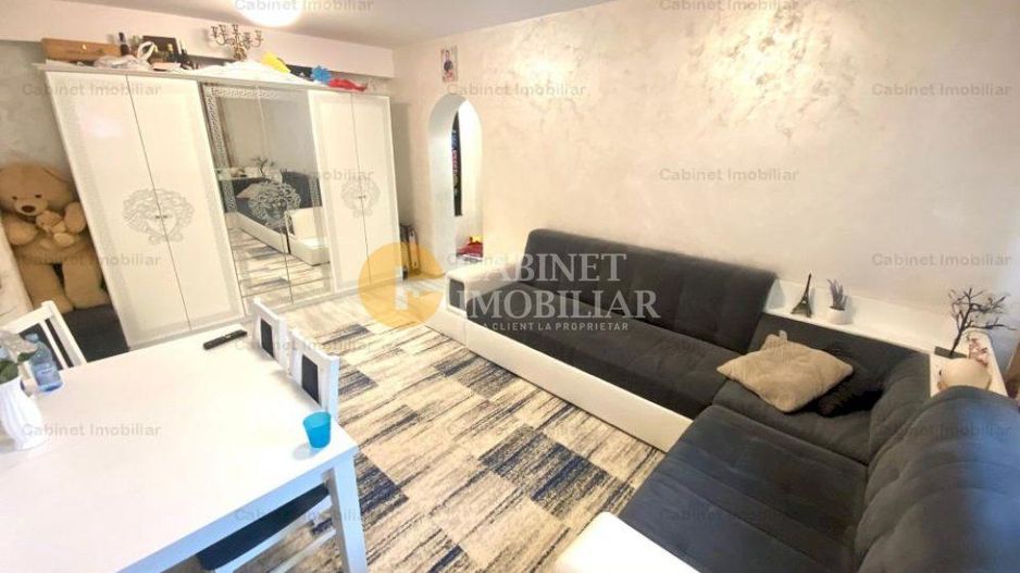 Apartament 2 Camere - Parter - La Bulevard - Zona Podu Ros - Poză 2