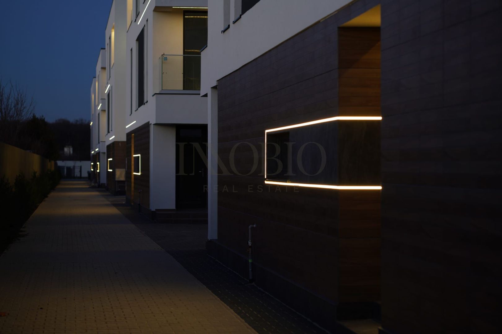 Ansamblu boutique de 5 vile premium | Arhitectură modernă - Poză 1