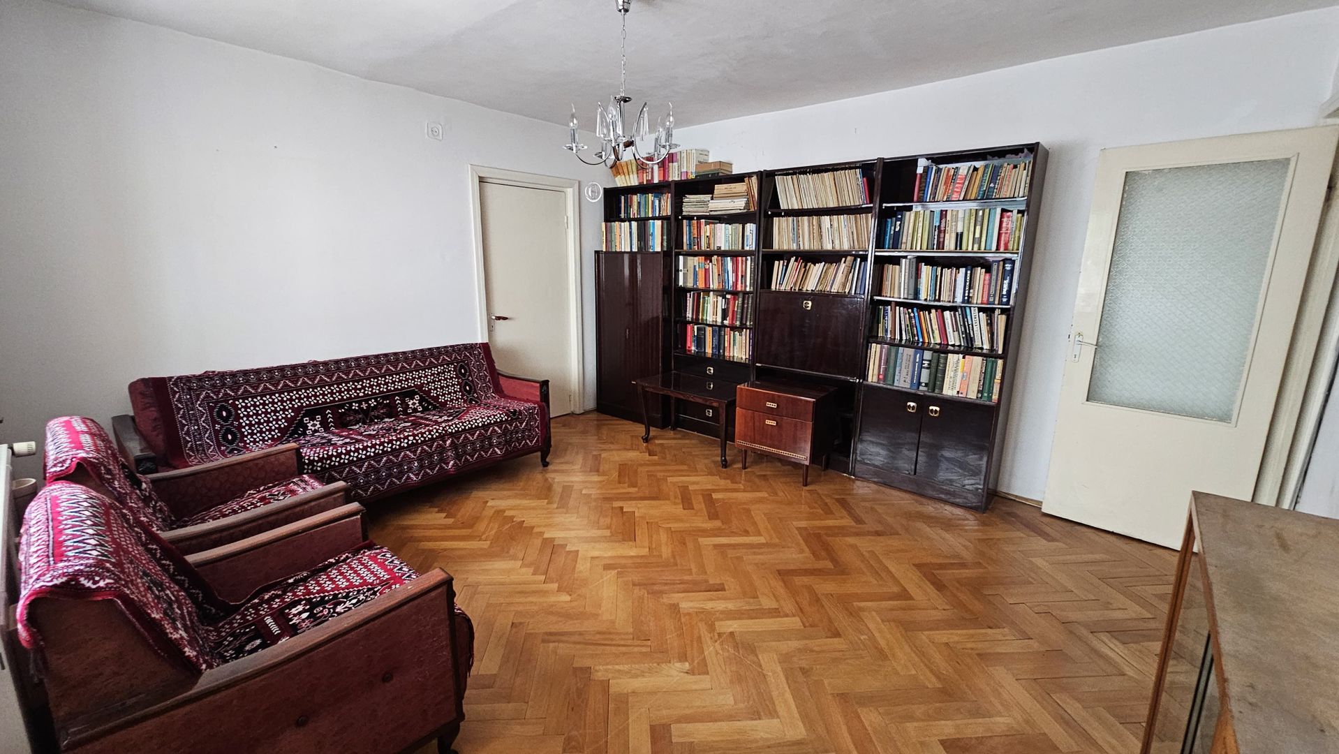 Etaj intermediar | 3 camere | 66 mp + balcon | Zona Spitalul Județean - Poză 12