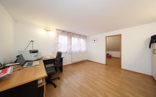 Proprietate mixtă cu spațiu comercial și locuință, Cristian - Poză 12