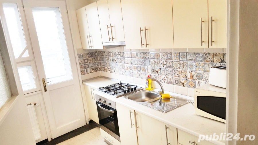 Apartament ultracentral cu vedere superbă, super investiție - Poză 3