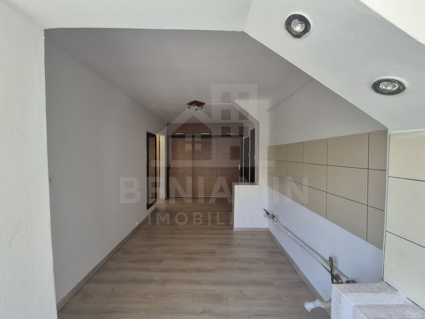 2 Camere decomandat etaj 1 49mp 1 Mai Centrala AC - Poză 5