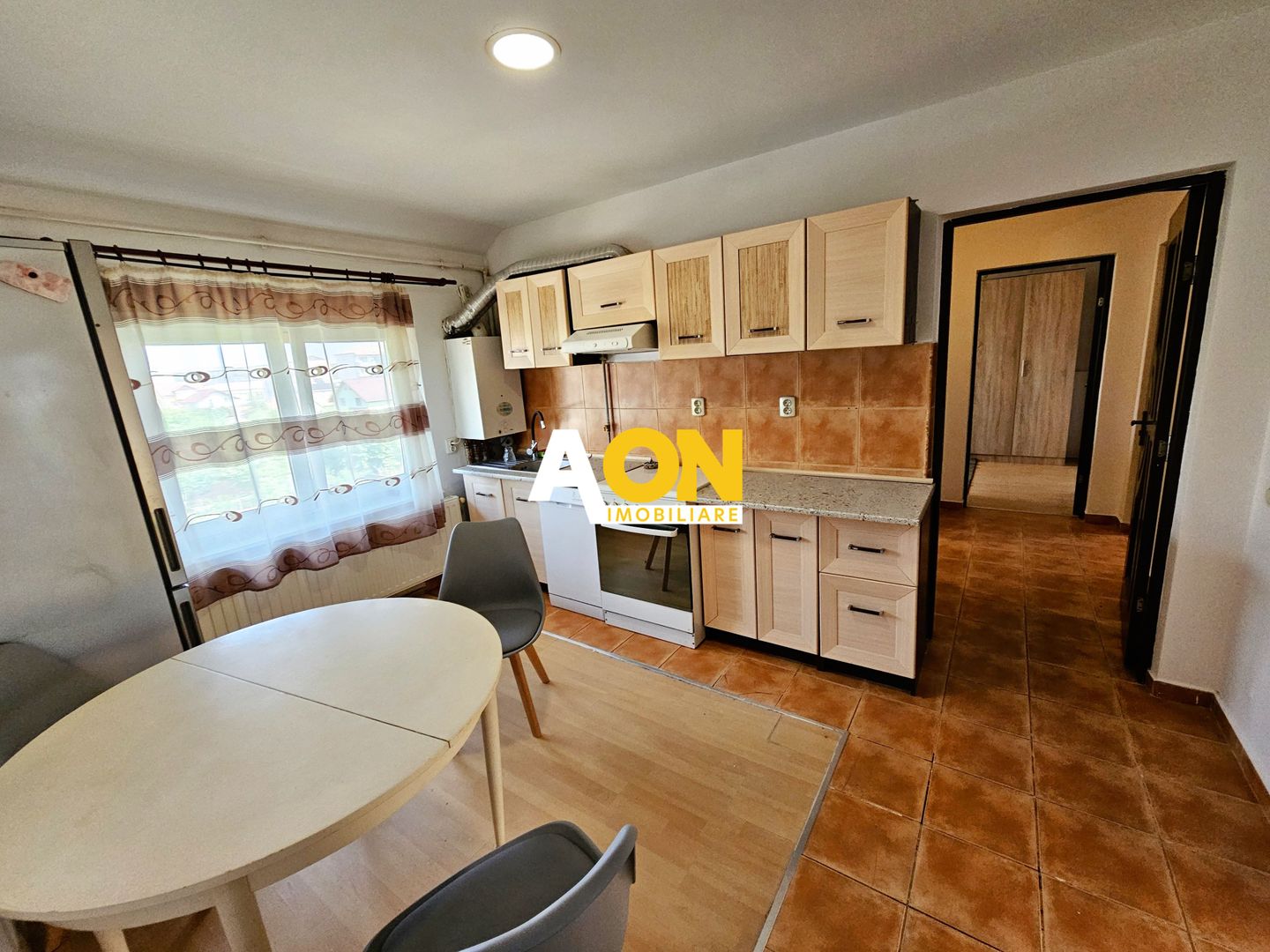 Apartament 3 camere, etaj 3, mobilat, utilat, zona Piata Cetate - Poză 2