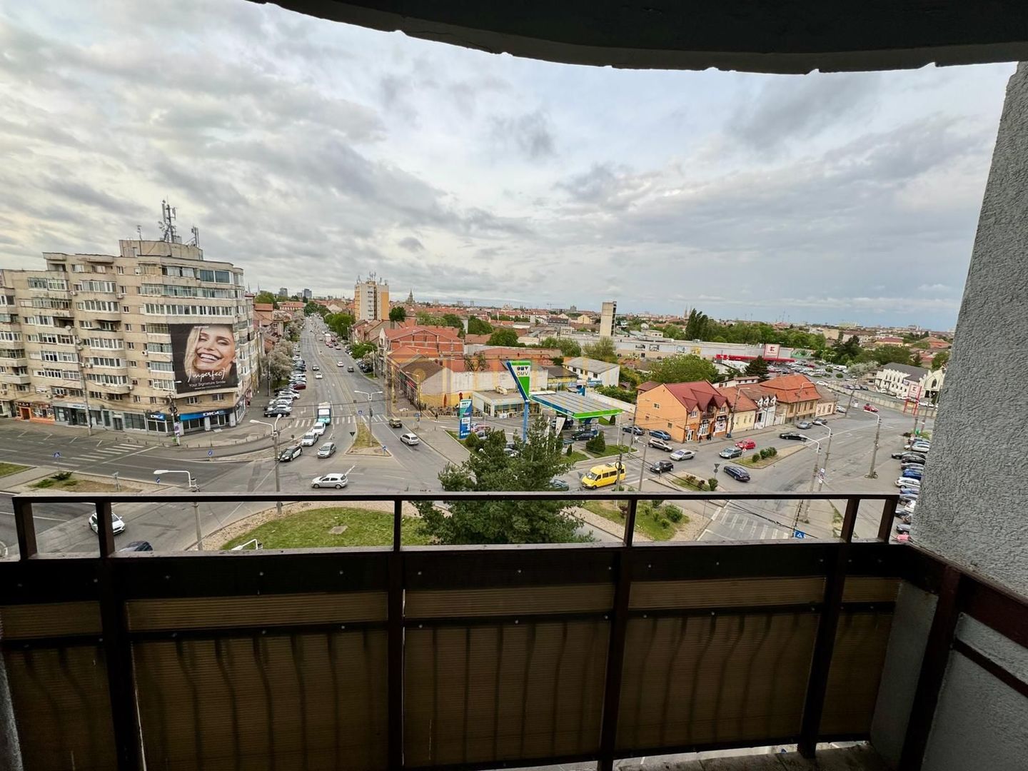 3 camere -2 dormitoare| 2 bai| centrala proprie| apartament superb| 2 balcoane - Poză 13