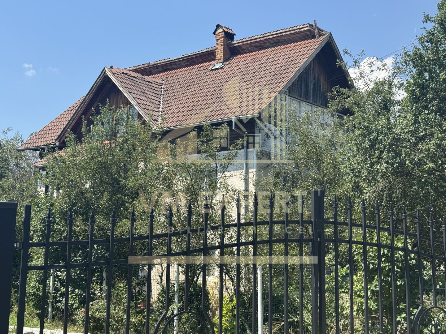 CASA 11 CAMERE TEREN 893 MP LEREȘTI ARGEȘ - Poză 1
