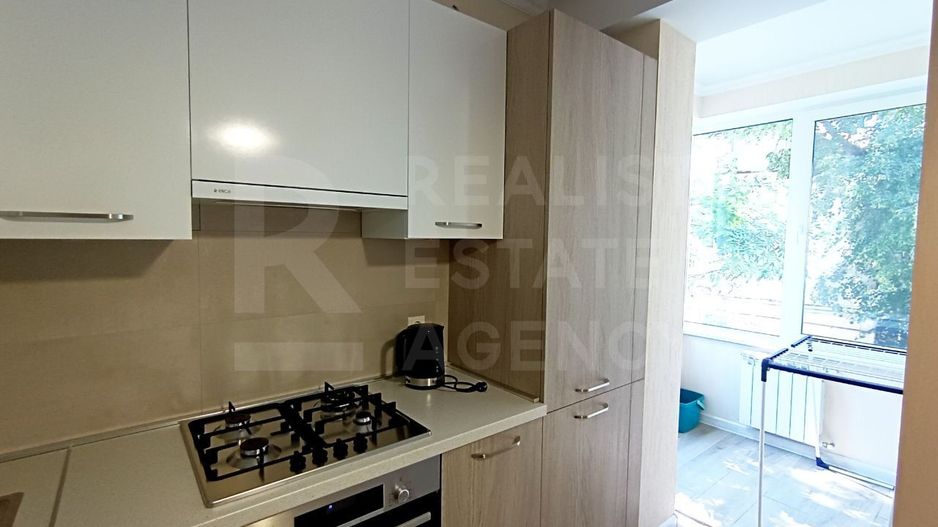 Chirie , apartament, 1 cameră + living, str. Vlaicu Pîrcalab, Centru. - Poză 7