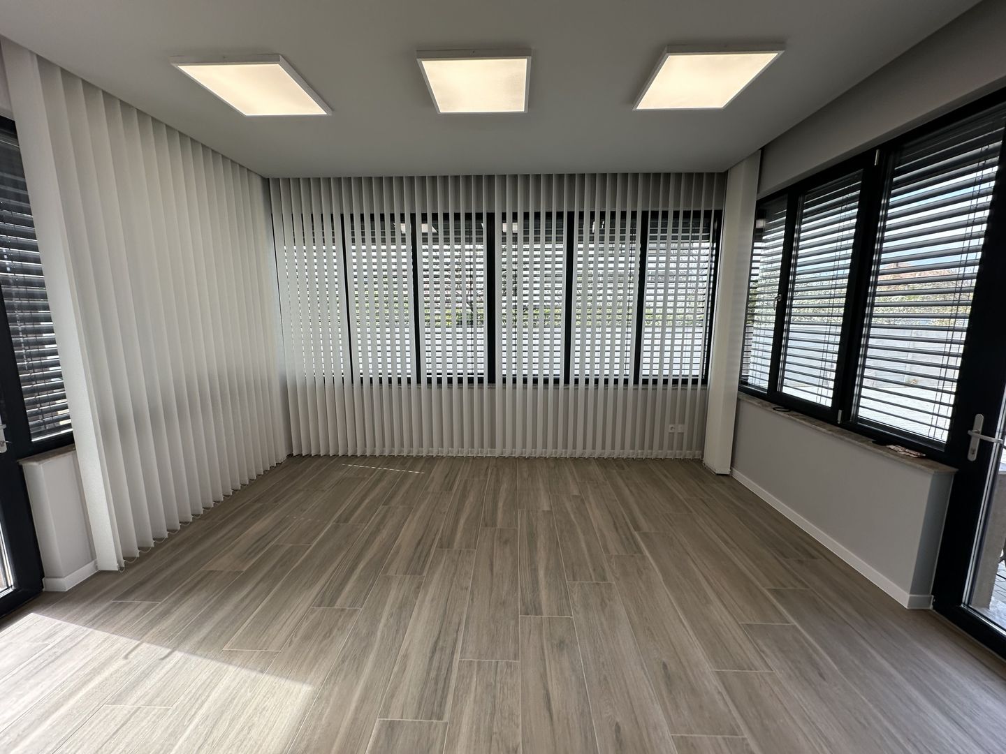 Spatiu de birouri - Poză 17