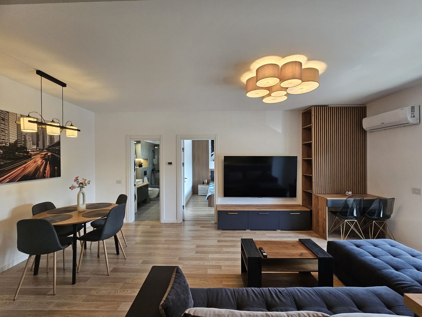 Apartament Premium 2 Camere + South Side Residence - Poză 1