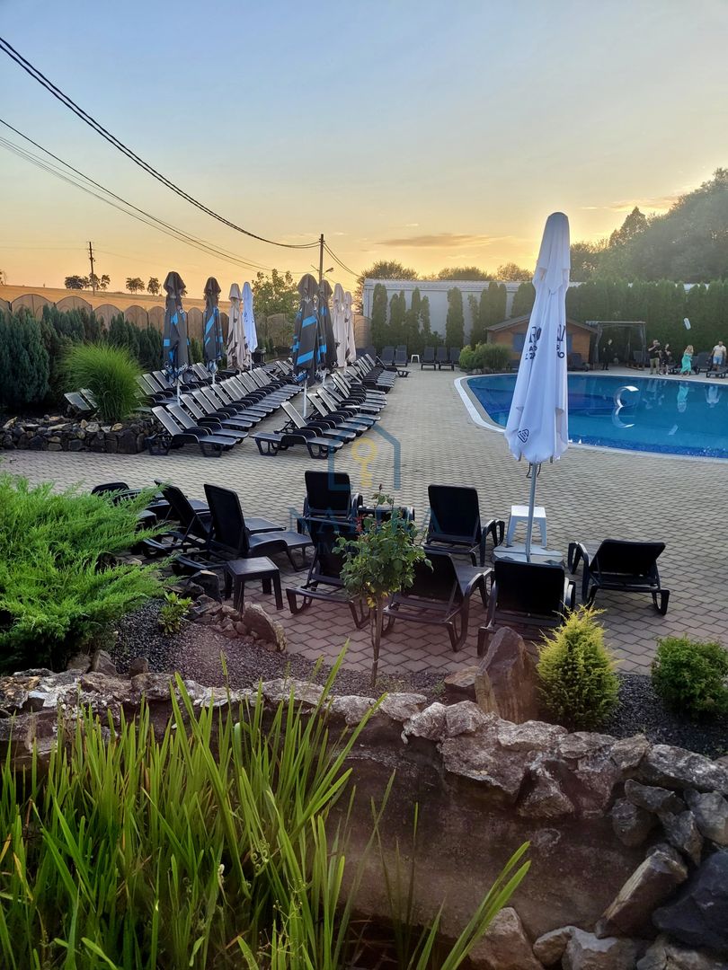 Proprietate unică de vânzare – piscină, restaurant, terasă - Poză 20