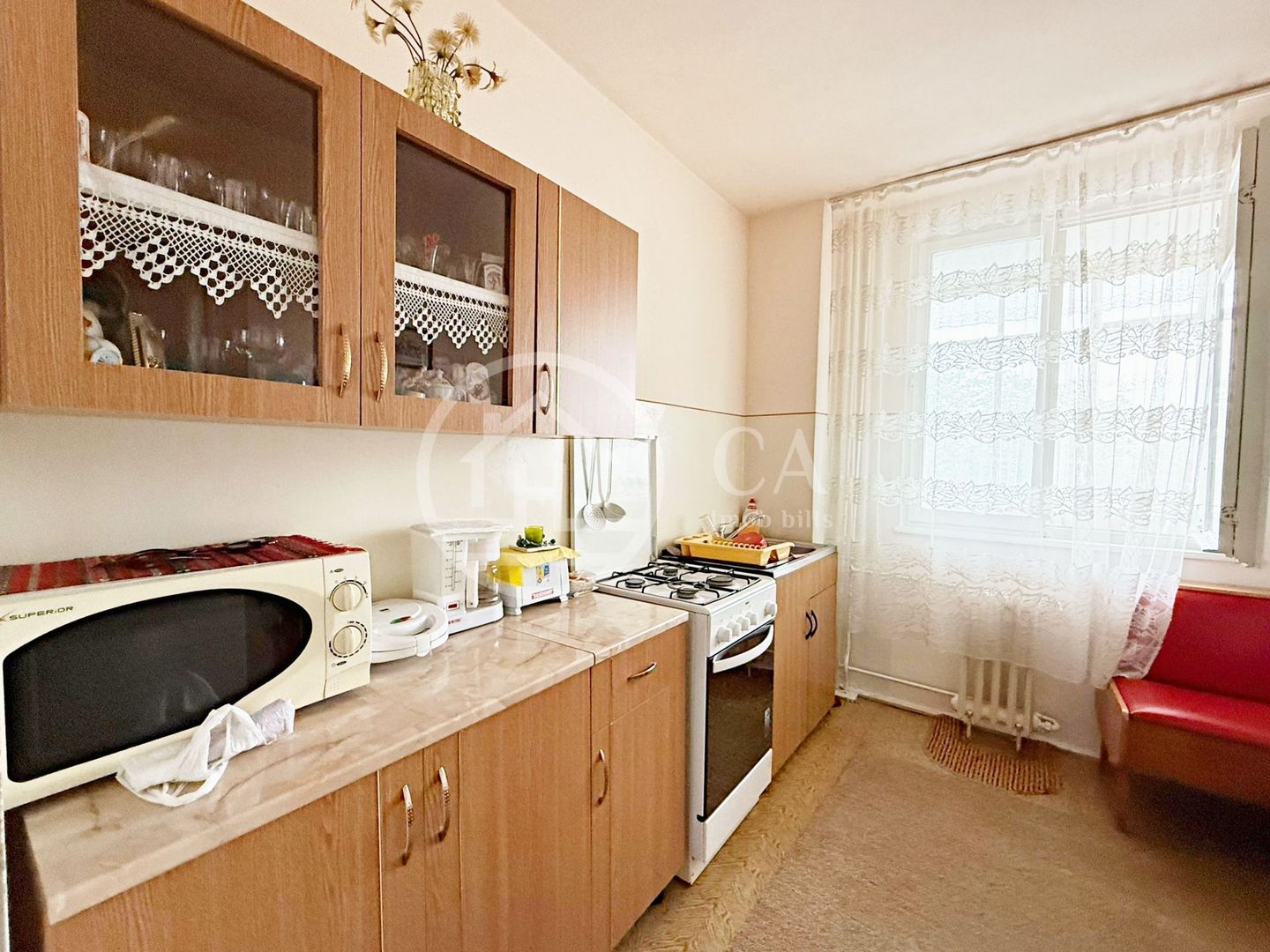Apartament cu 3 camere de inchiriat in zona Rogerius, Oradea - Poză 6