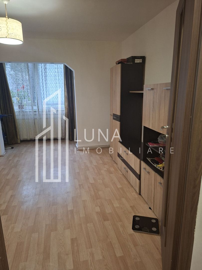 Vând apartament 3 camere - Poză 2